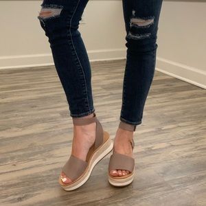 Lucky Brand Ankle Strap Platform Sandal
